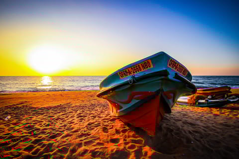 From Colombo: Negombo Beaches 5-Day Break & Catamaran