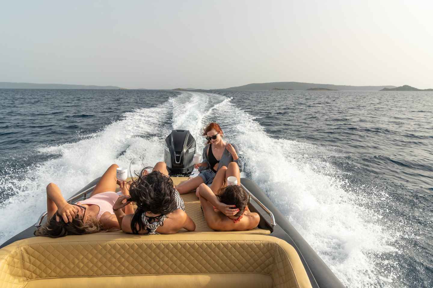 「青の洞窟＆ママミア舞台地巡り6島シュノーケルツアー」