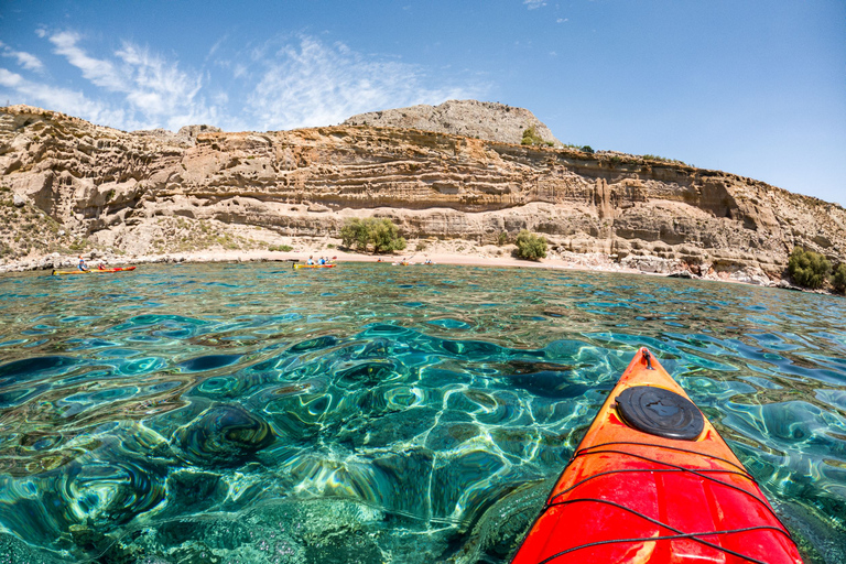 Rhodos: zeekajakavontuur naar het rode zandstrandZeekajaktocht Red Sand Beach (de South Pirates-route)