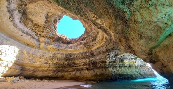 Portimão: Private Boat Trip to Benagil Caves