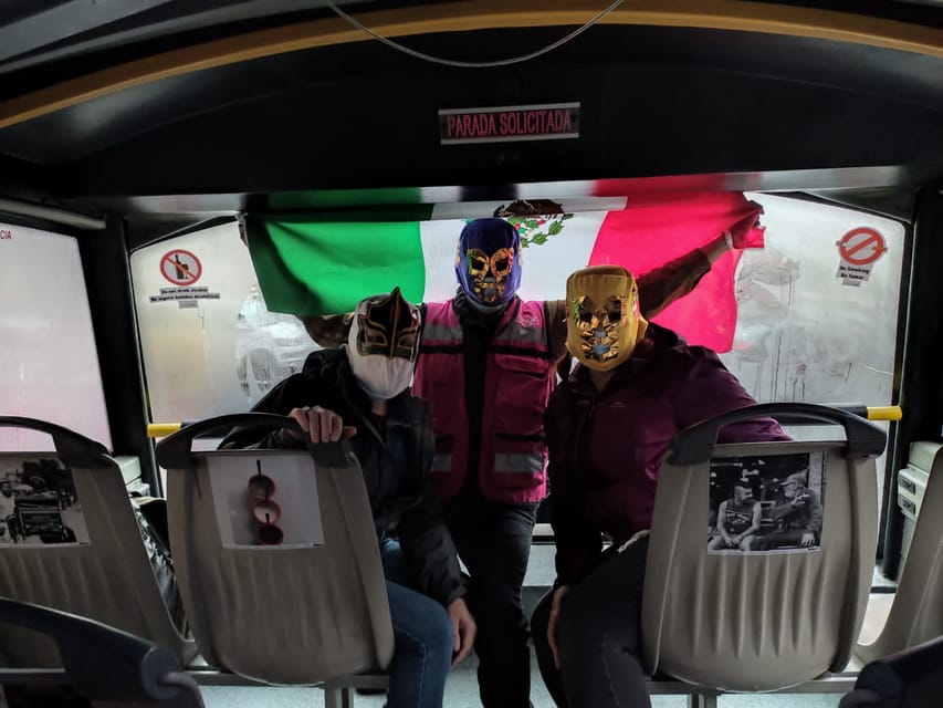 Mexico City: Wrestling show access & Double Decker Bus Tour