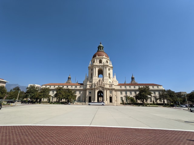 Visit Pasadena Old Pasadena Scavenger Hunt Walking Tour in Pasadena, California