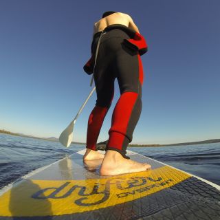 Extremadura: Paddle Surf Guided Tour on Valdecañas Reservoir