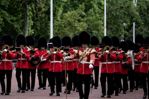 Lontoo: Guard Walking Tourin vaihto