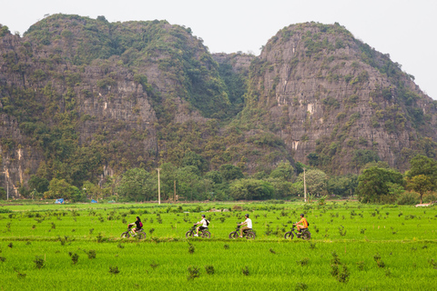 Tour in E-Bike di Ninh Binh - Paesaggi segreti di Tam Coc