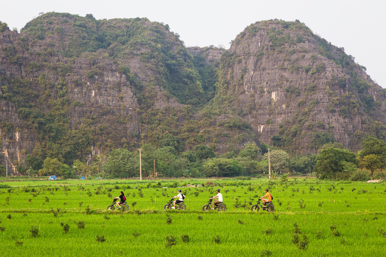Tour in E-Bike di Ninh Binh - Paesaggi segreti di Tam Coc