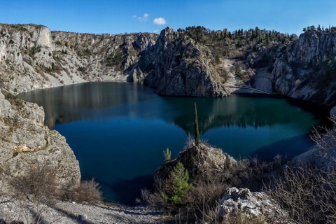 Vanuit Split: Imotski Blue &amp; Red Lake Tour met wijnproeverijVanuit Split: Imotski Blauwe &amp; Rode Meer Tour met Wijnproeverij