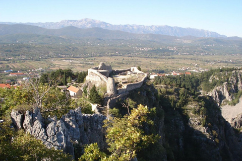 Vanuit Split: Imotski Blue &amp; Red Lake Tour met wijnproeverijVanuit Split: Imotski Blauwe &amp; Rode Meer Tour met Wijnproeverij