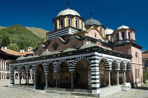 Von Sofia aus: Shuttle-Tour zum Rila-Kloster und zur Boyana-Kirche