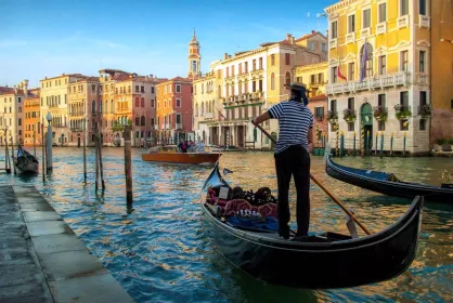 Venedig: Grand Canal Private 30-minütige Gondelfahrt