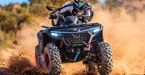 Marrakech: quad, piscina, cena y espectáculo de fuego en el desierto de Agafay