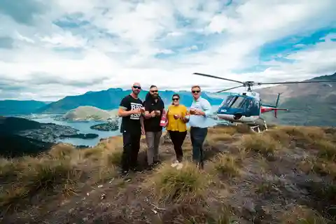 Queenstown: Volo in elicottero e tour di degustazione del gin