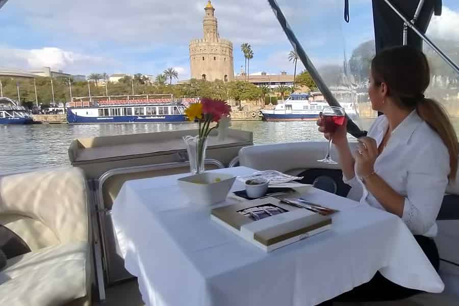 Sevilla: Exklusive Bootstour durch den Fluss mit Tapas