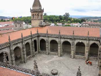 Santiago de Compostela: Cathedral, Museum, and Old Town Tour
