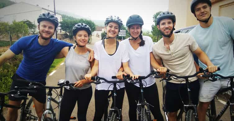 From Sitges: Cycling Tour with Winery visit and Tasting