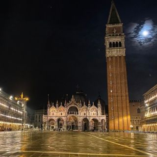 Venice: Guided Night Walking Tour & Saint Mark's Basilica