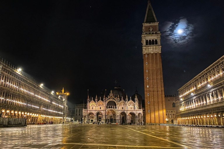 Venecia: visita guiada nocturna a pie y basílica de San Marcos