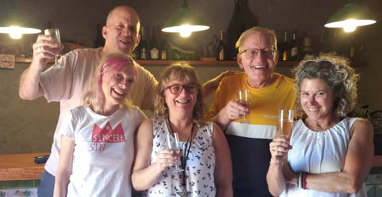 2 Wineries: Sitges Wine Tour with Hotel Pick-up