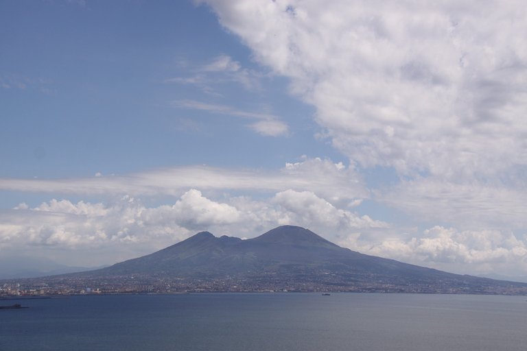 Van de haven van Napels: privétransfer naar de Vesuvius