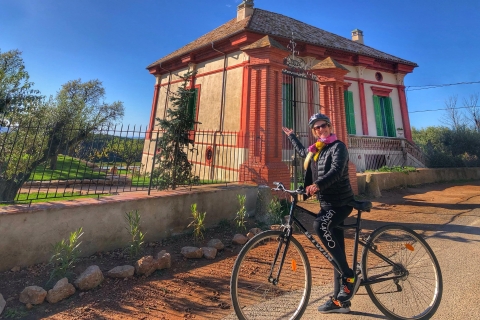 Desde Sitges: clase magistral de paella con bebida y paseo en bicicleta