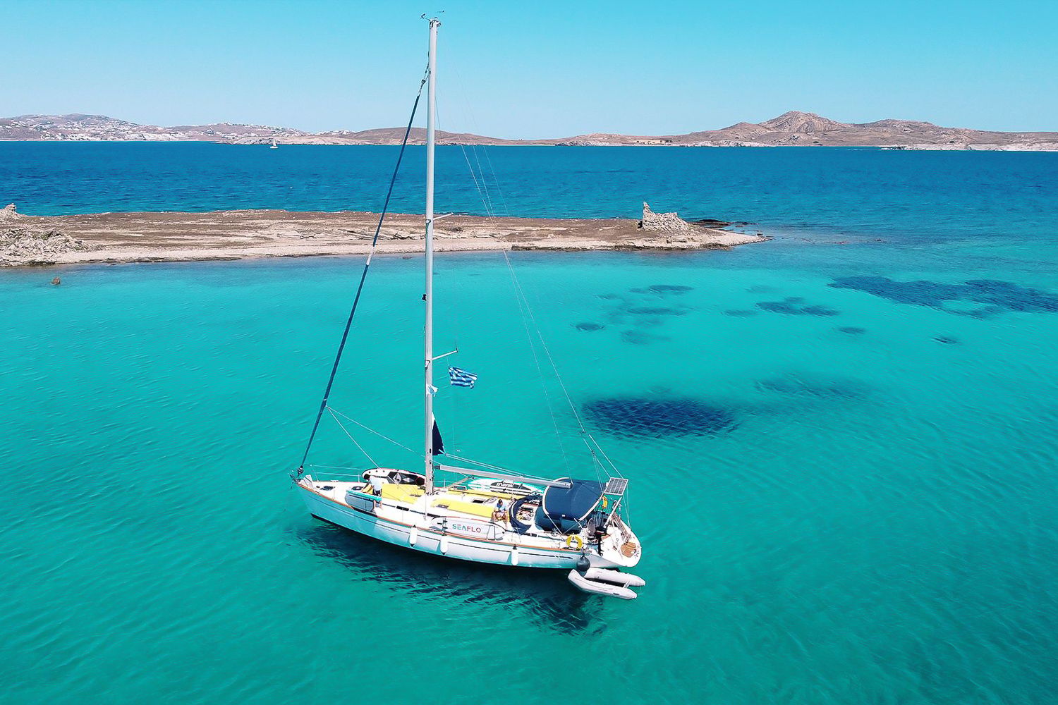 Mykonos: Segeltour nach Rhenia mit Essen und Schwimmstopp