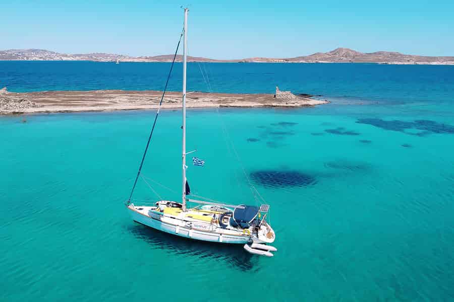 Mykonos: Segeltour nach Rhenia mit Essen und Schwimmstopp. Foto: GetYourGuide Mykonos: Segeltour nach Rhenia mit Essen und Schwimmstopp. Foto: GetYourGuide