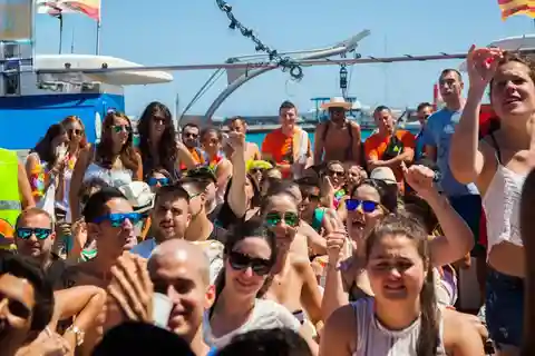 Salou: 2-Hour Boat Party with Drinks and Music