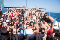 Salou, 2 ore di festa in barca con bevande e musica - Hizvo