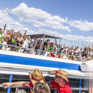 Salou: 2-Hour Boat Party with Drinks and Music