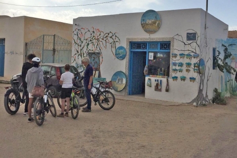 Djerba: Erriadh Djerbahood E-Bike TourOption standard