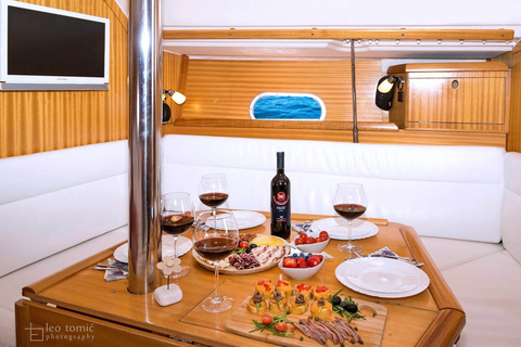 Day Private Sailing Tour: Brač with Lunch, Wine and Beer private cruise brač