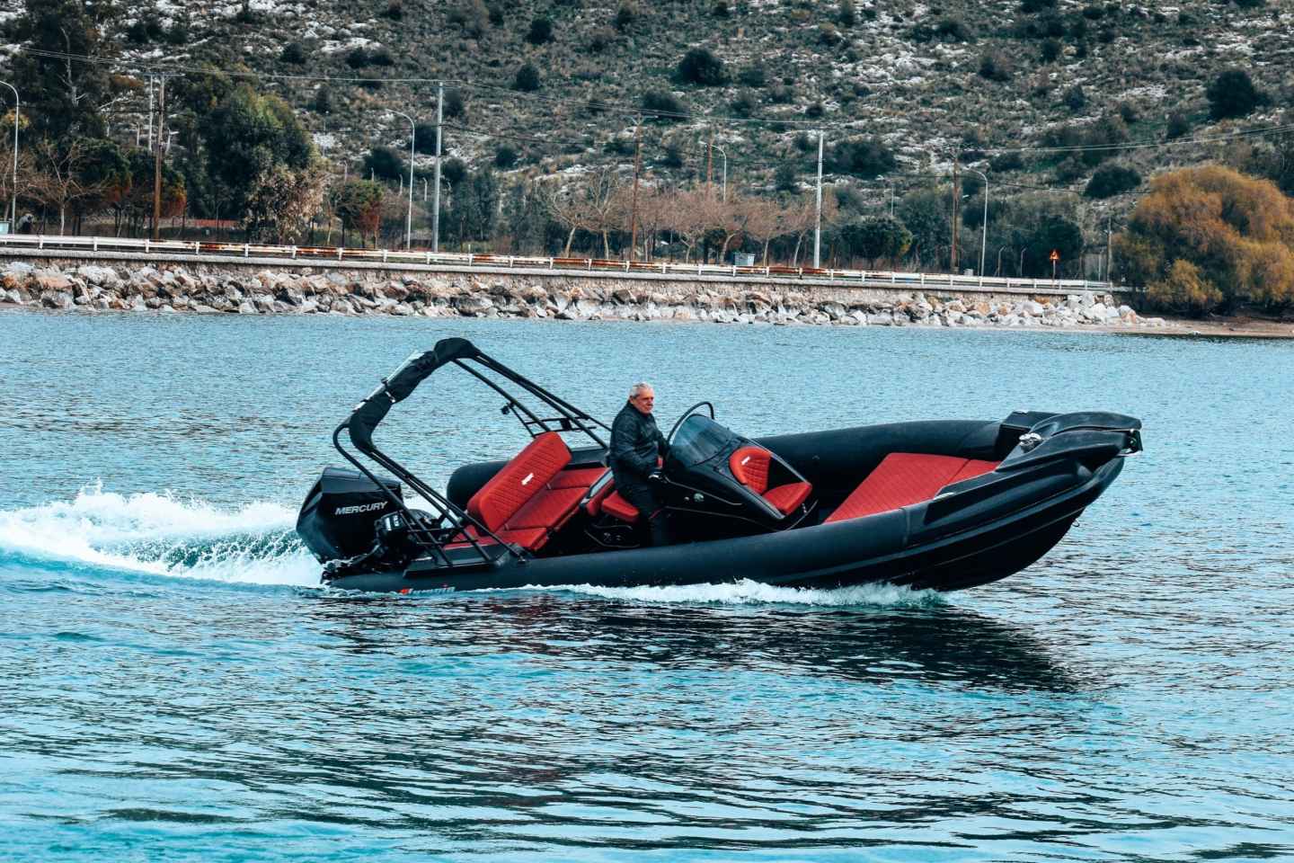Santorini: alquiler privado de RIB con licencia de barco o patrón