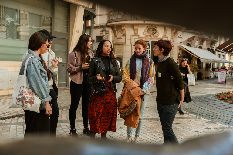 Granada: Albaicin and Sacromonte Sunset Guided Walking Tour