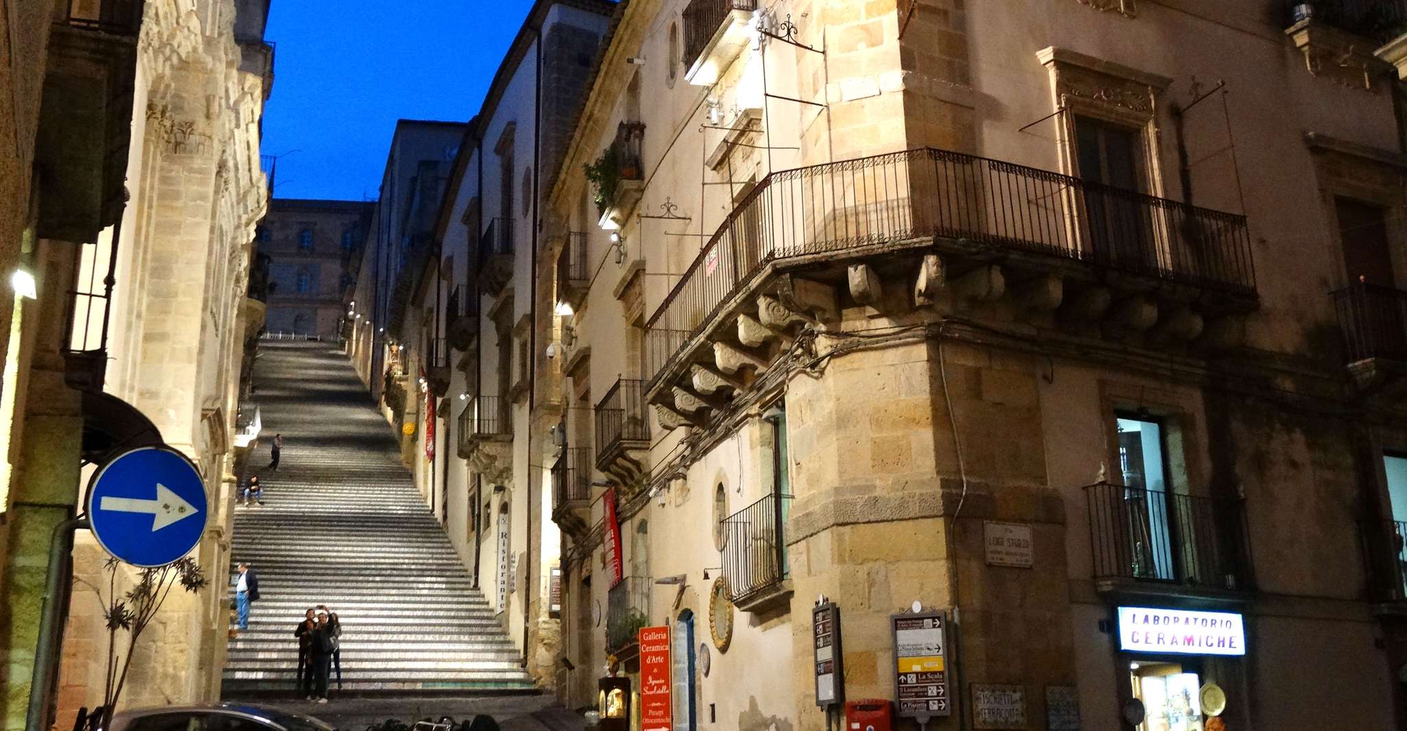 Caltagirone, tour tradicional a pie por la ciudad de cerámica - Hizvo