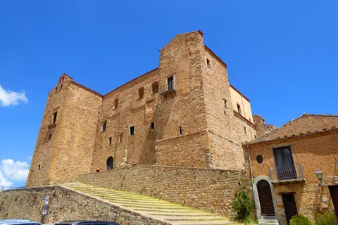 Castelbuono: Medieval Walking Tour & Local Dessert