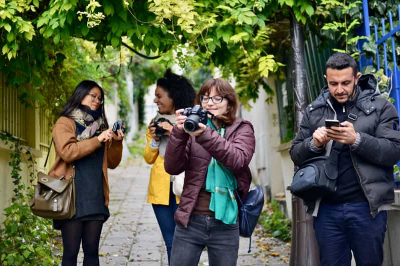 Paris: Photo Walk in Montmartre