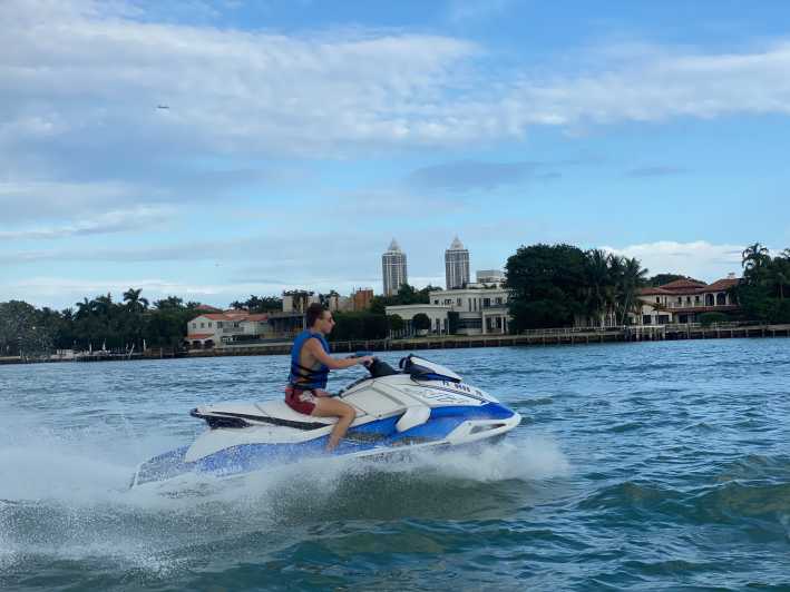 Miami: Sunny Isles Jet Ski Rental from the Beach