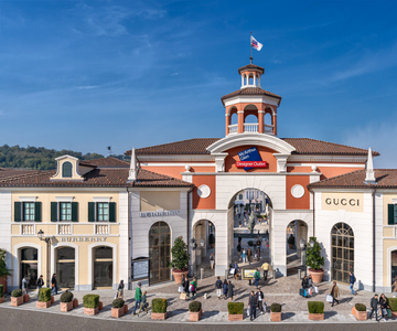 Van Milaan: Serravalle Outlet Retour Shuttle Transfer