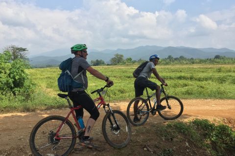 From Chiang Mai: 2 days Cycling & Kayaking tour in Mae Taeng