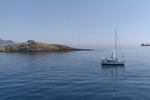 Carboneras: Cuevas de Cabo de Gata y Paseo en Velero por Los Muertos