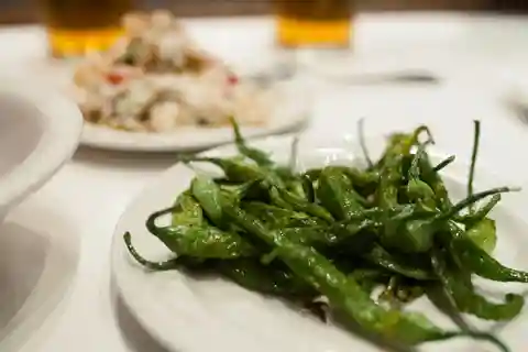 San Sebastián: excursão guiada a pé com degustação de vinhos