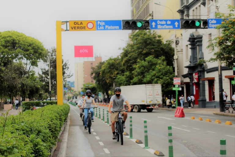 Lima: expérience de vélo de ville en soirée et visite guidée