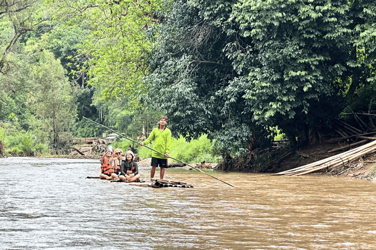 Przygoda w Chiang Mai na quadach | Tajemniczy wodospad i spływ bambusową tratwą2 MIEJSCA – 1 godzina jazdy quadem | Tajemniczy wodospad, spływ bambusową tratwą i lunch