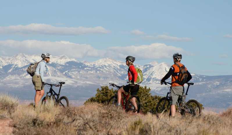 Moab: Dead Horse Point Singletrack Mountain Biking Tour
