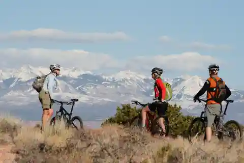 Moab: Dead Horse Point Singletrack Mountain Biking Tour