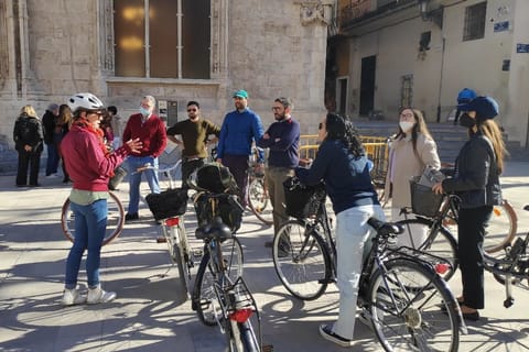 Valencia: Highlights Bike Tour with a Guide