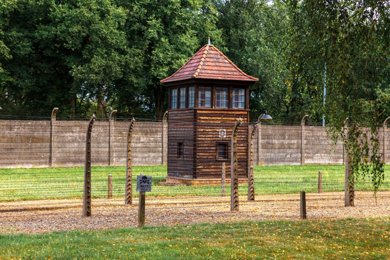 Desde Cracovia: Excursión a Auschwitz Birkenau con transporteVisita autoguiada con guía en tu idioma