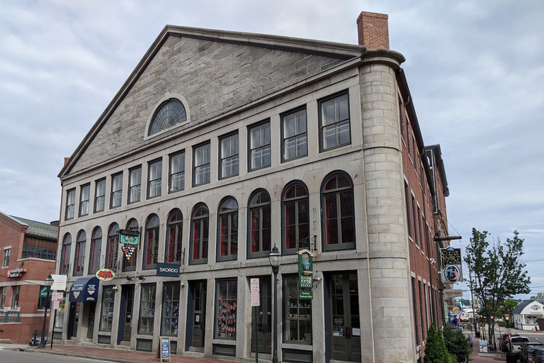 بورتلاند، مين: جولة سير على الأقدام بصحبة مرشد للتعرف على التاريخ الأسودبورتلاند، ماين: جولة سيرًا