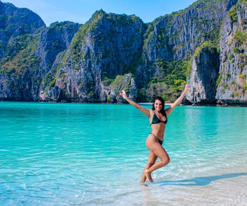 Phi Phi & Bamboo Islands: Premium Day Trip w/ Seaview Lunch