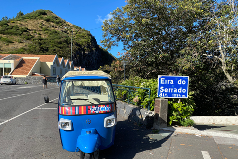 Do Funchal: Passeio de Tuk-Tuk pelo Curral das Freiras na MadeiraDo Funchal: Excursão turística de Tuk-Tuk pelo Vale das Freiras da Madeira